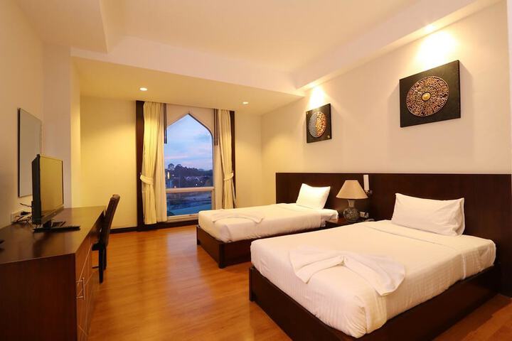 Room 5 of 26