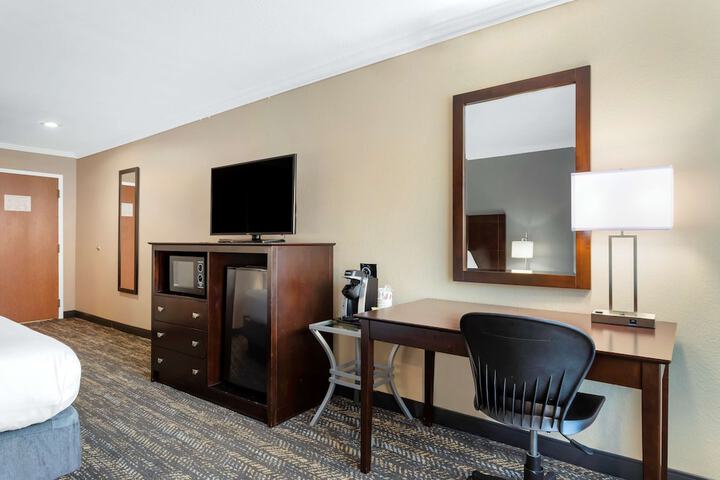 Room 4 of 22