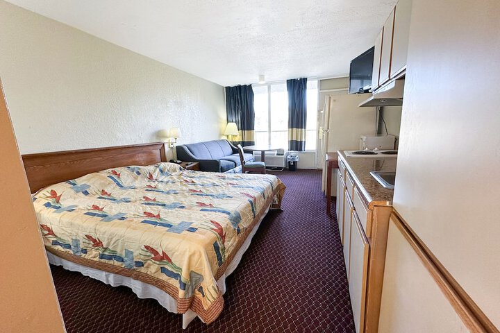 1 King Bed (30 of 44)