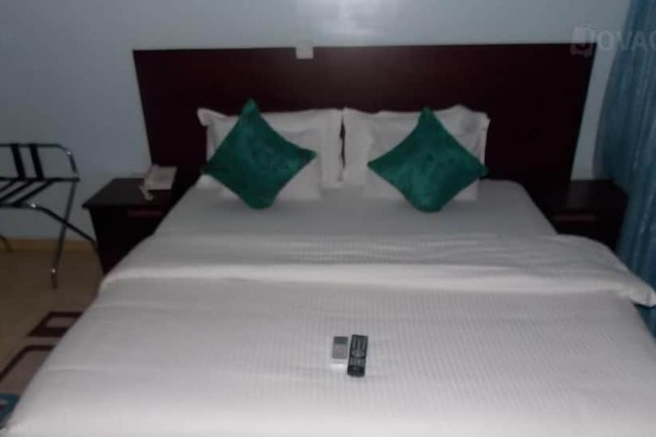 Room 2 of 12