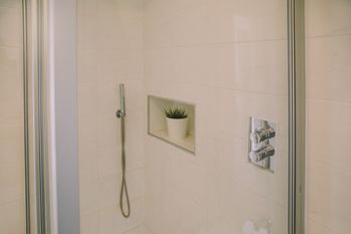 Room 14 of 183