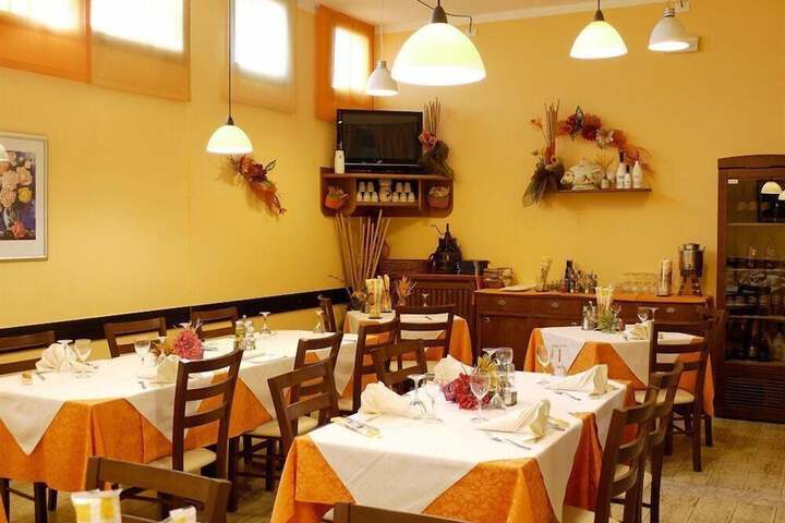 Dining Photos