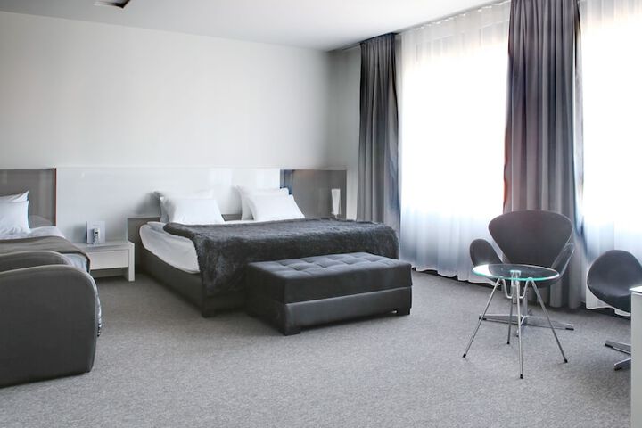 Room 36 of 267