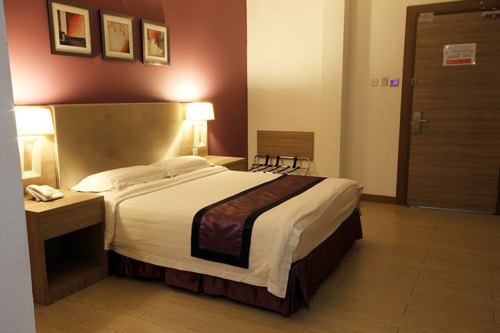 Room 19 of 90