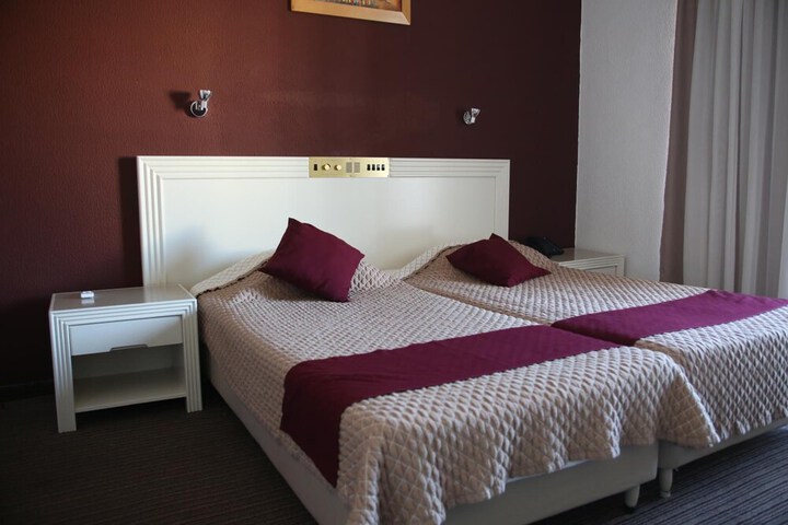 Room 9 of 45