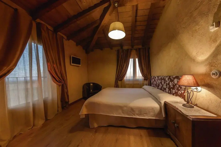 Room 3 of 14