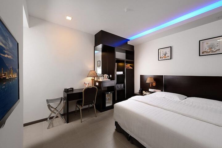 Room 3 of 17