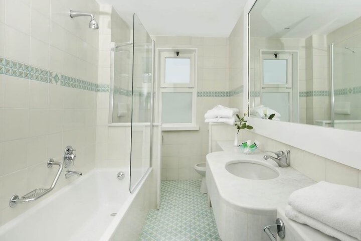 Room 45 of 117