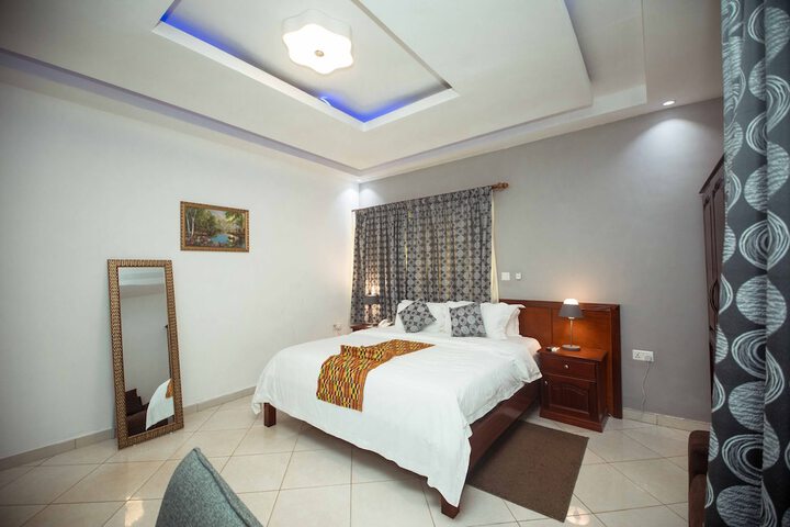 Room 16 of 48