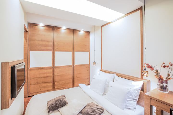 Room 15 of 140