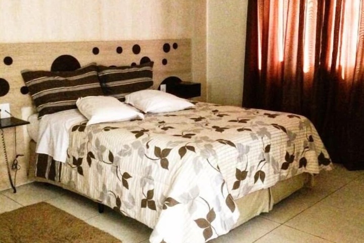 Room 4 of 17