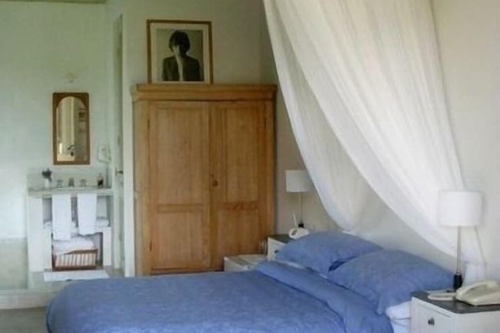 Room 11 of 48
