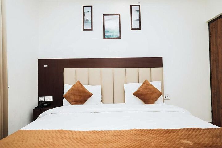 Room 21 of 53