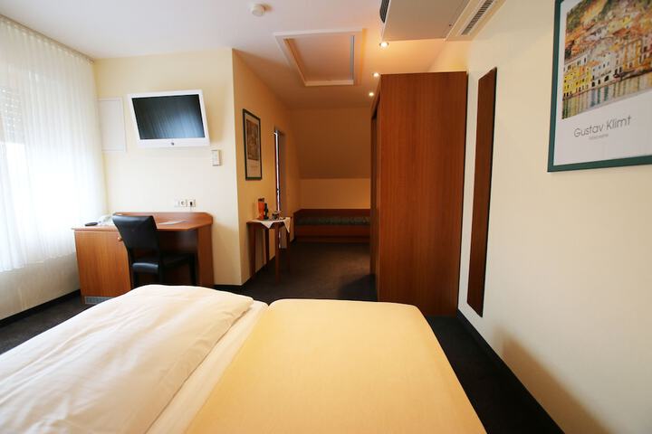 Room 13 of 45