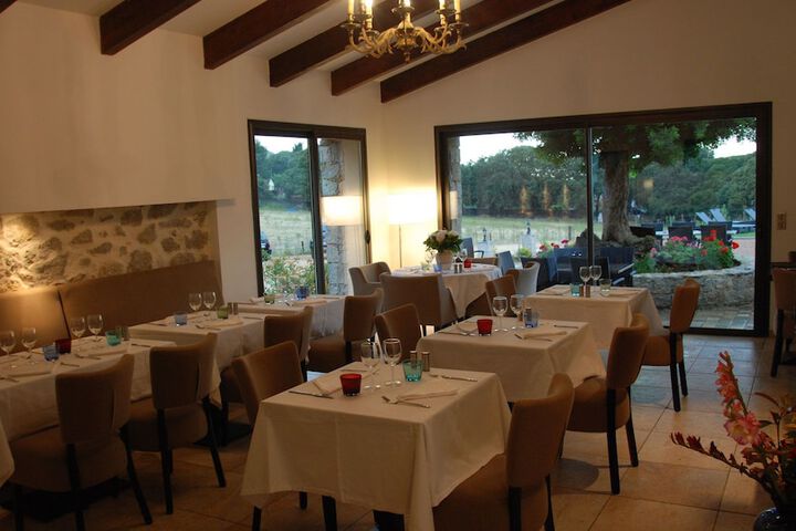 Dining 44 of 58