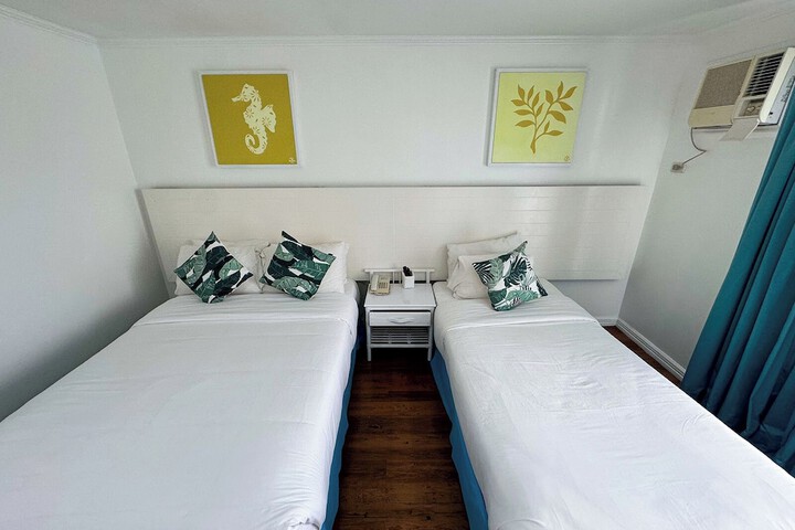 Room 32 of 164