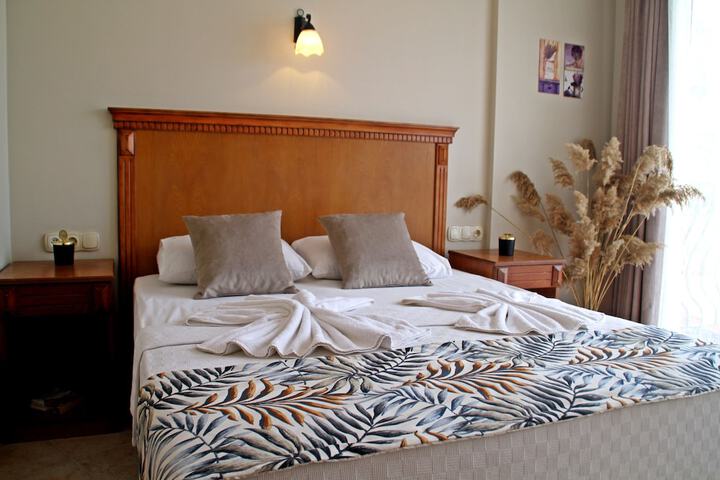 Room 10 of 104