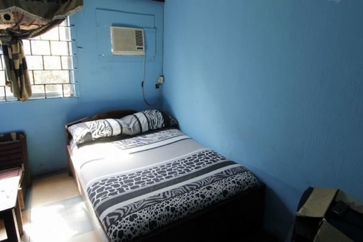 Room 1 of 3
