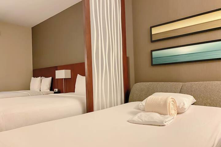 Room 7 of 40