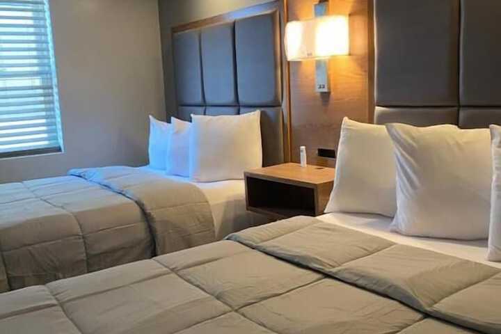 Double Accessible King Size Bed (14 of 22)