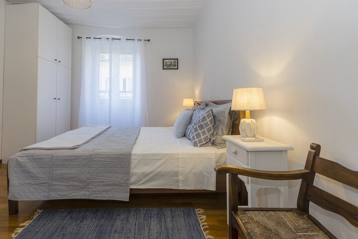 Room 2 of 29