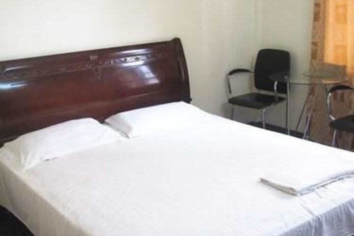 Room 11 of 15
