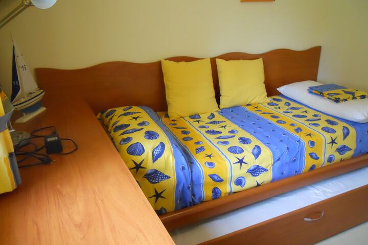 Room 8 of 30