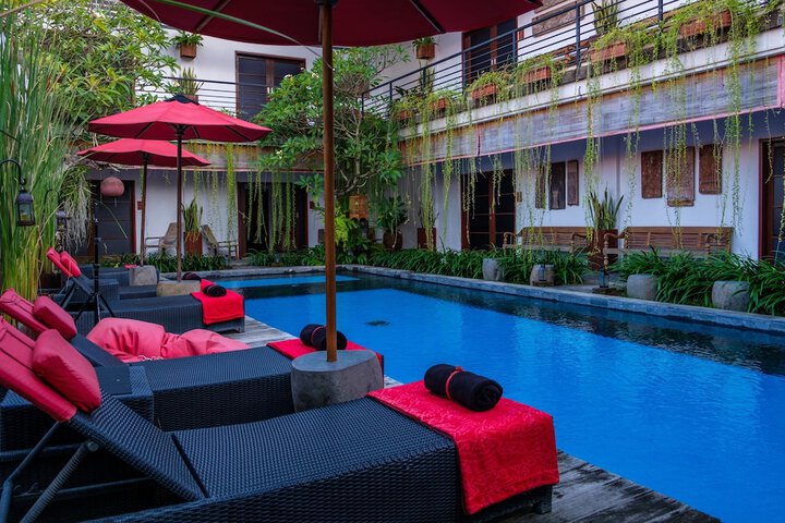 Pools & Facilities