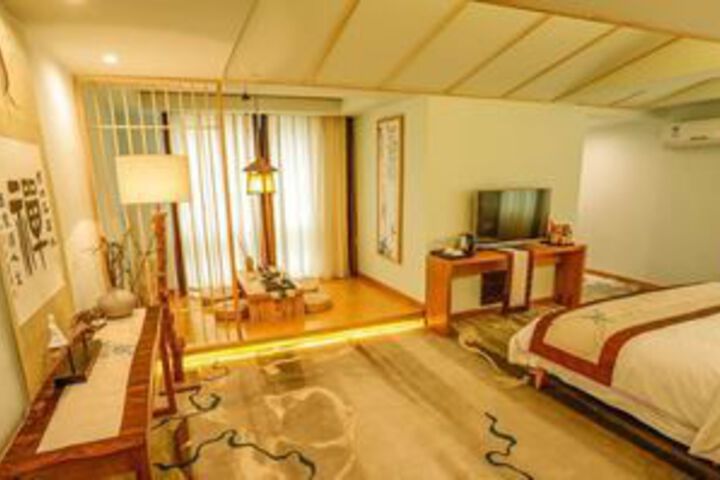 Room 2 of 20