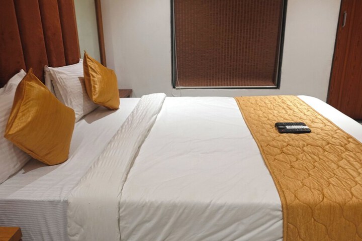 Room 4 of 23