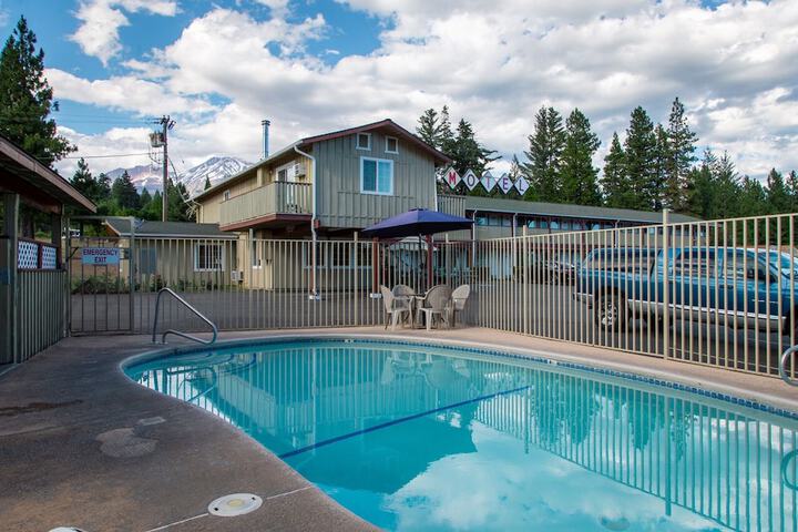 Swiss Holiday Lodge in Mount Shasta, CA