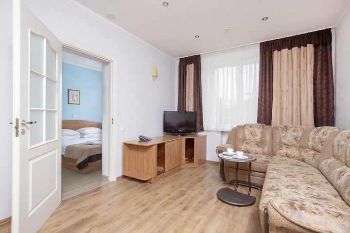 Room 15 of 84