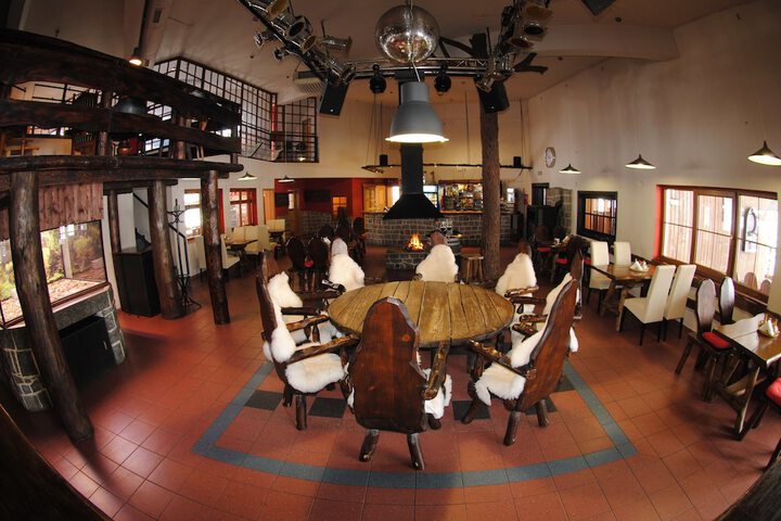 Dining 3 of 7