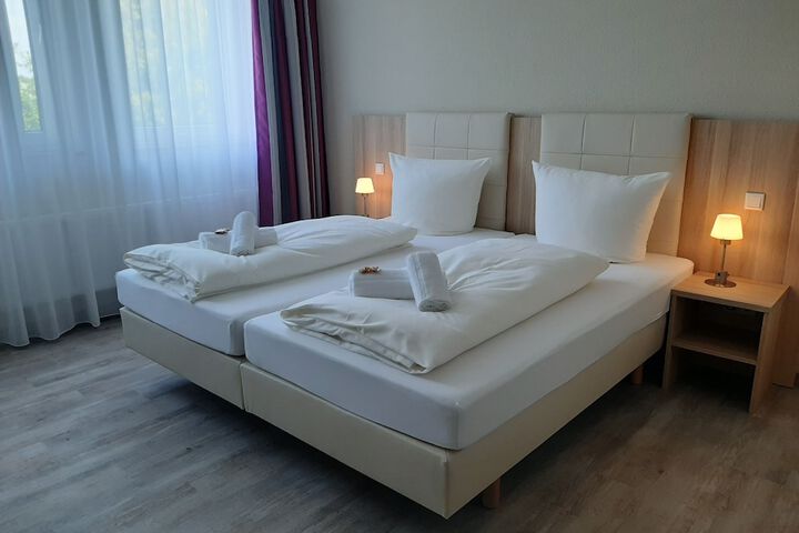 Room 11 of 39