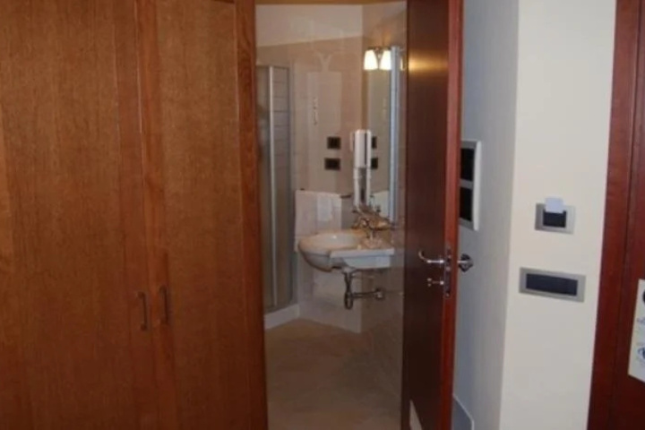 Room 7 of 23