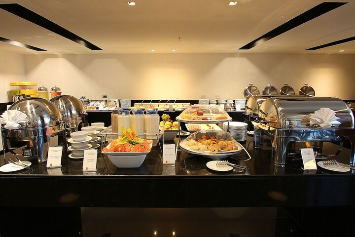 Breakfast/Coffee Service 48 of 78