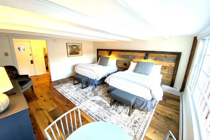 Inn Room 4 Superior Room 2 Queen Beds (5 of 8)