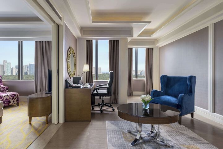 Room 26 of 100