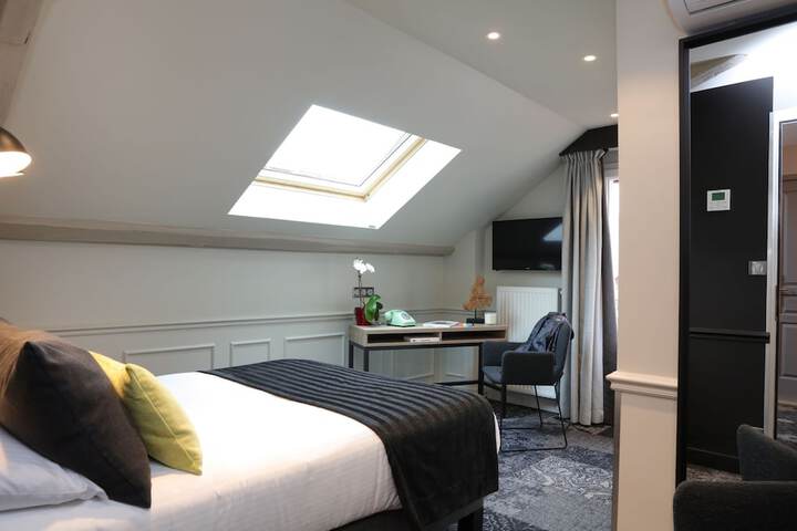 Room 4 of 42