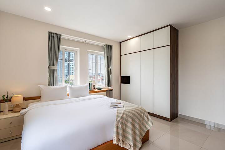 Room 4 of 206