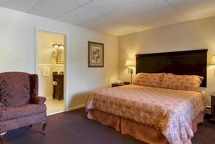 Room 13 of 18