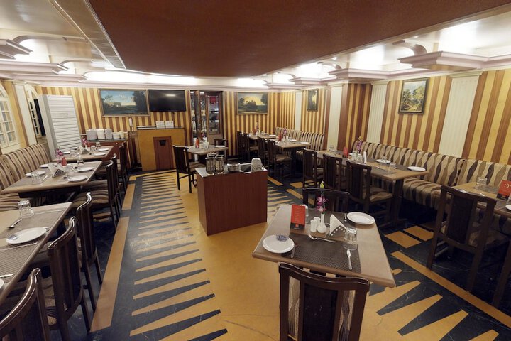 Dining 15 of 27