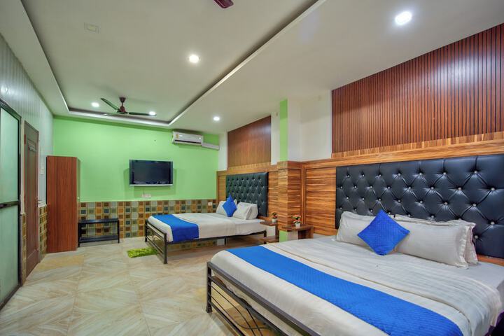 Room 15 of 28