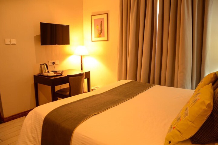 Room 10 of 36