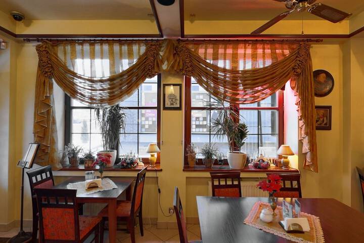 Dining Photos