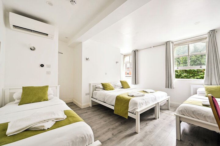 Room 47 of 79