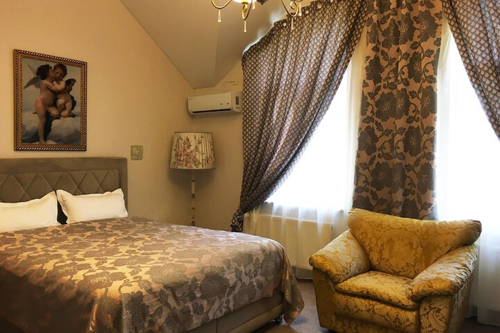 Room 16 of 37