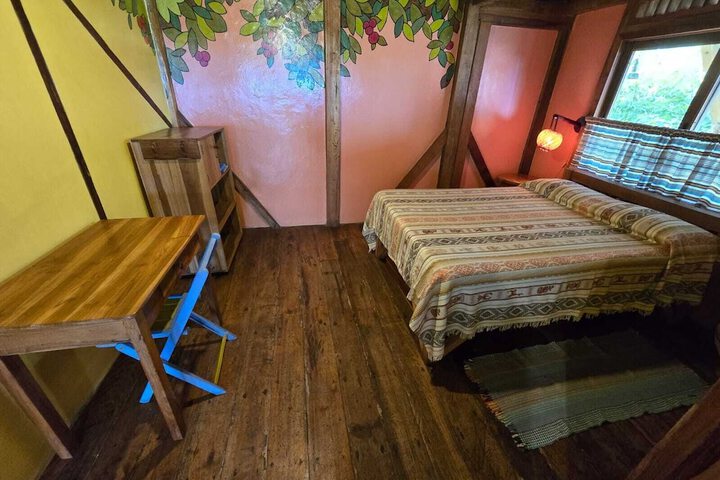 Room 25 of 104