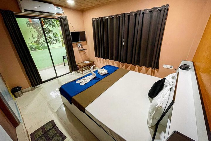 Room 6 of 39