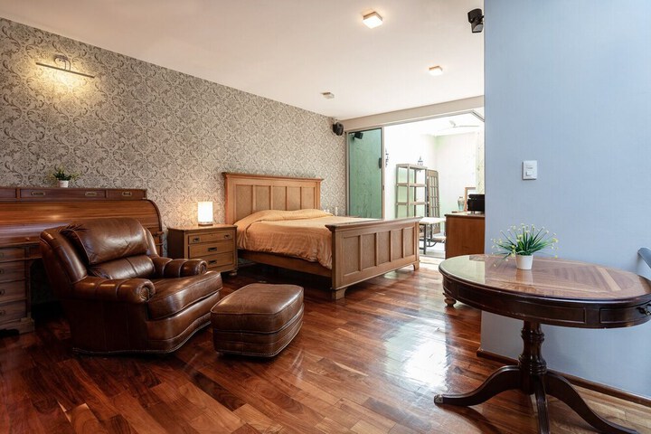 Room 4 of 24